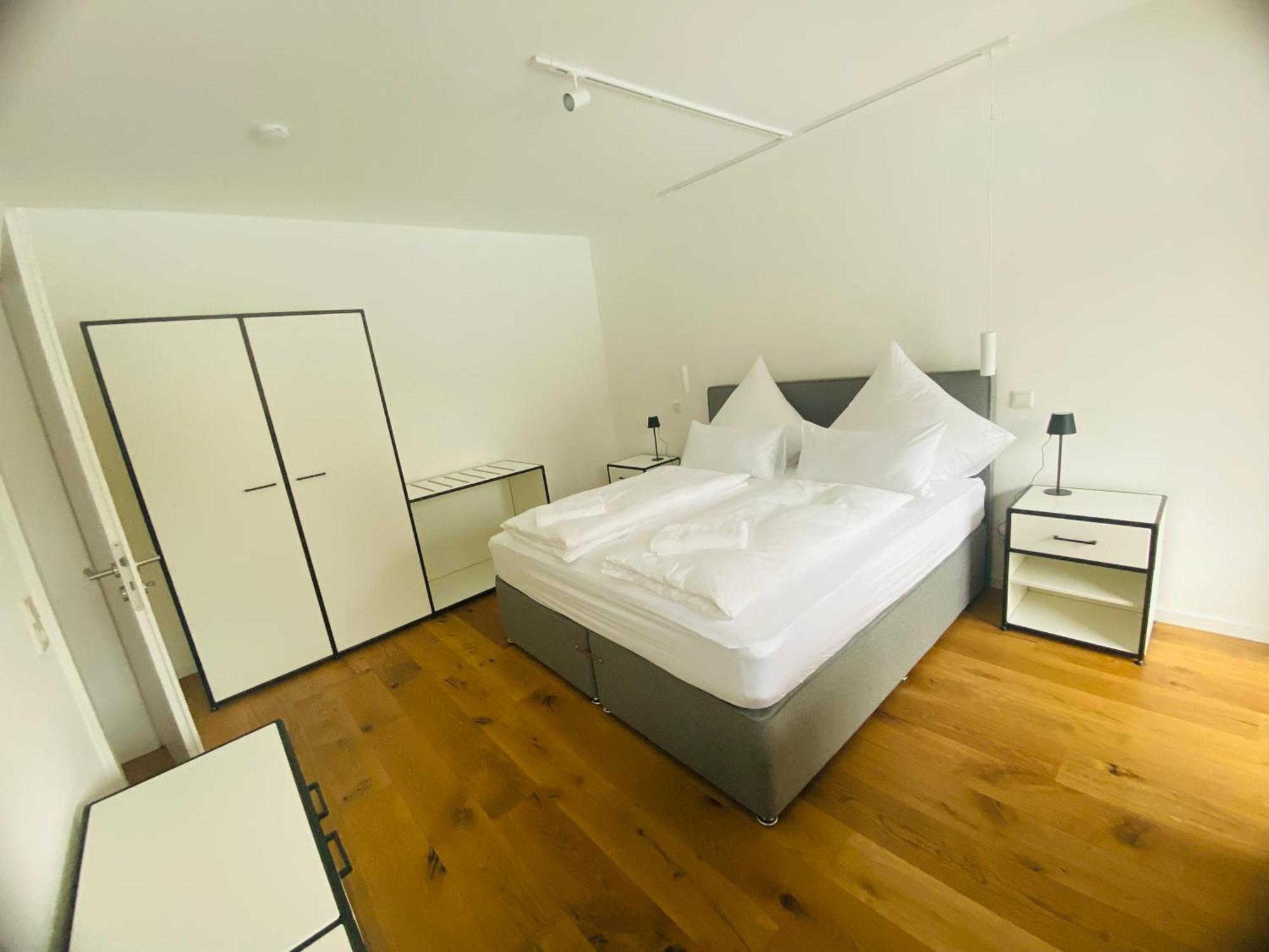Altes Kelterhaus & Plein Hotel By Markus Plein Wintrich Buitenkant foto